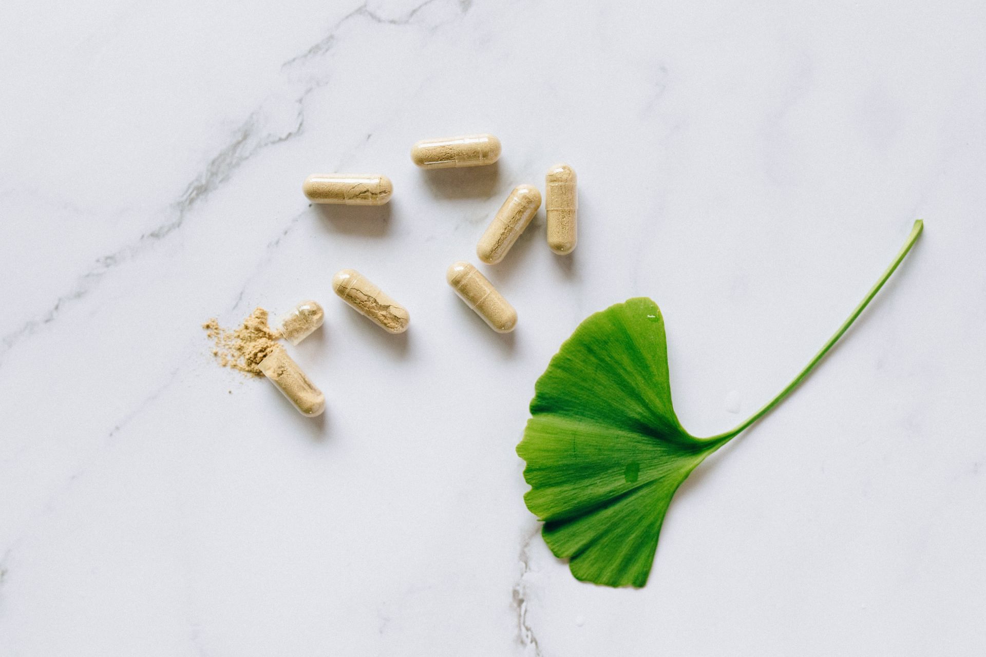pine pollen benefits (image sourced via Pexels / Photo by nataliya)